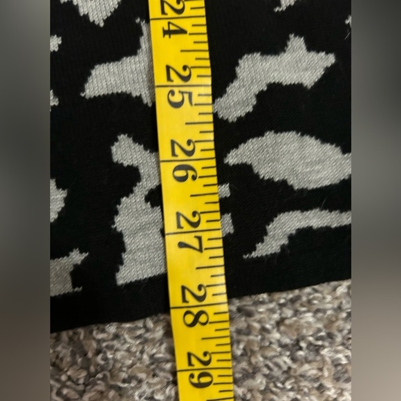 Anthropologie THML beautiful cardigan black, white, burgundy - Picture 5 of 9